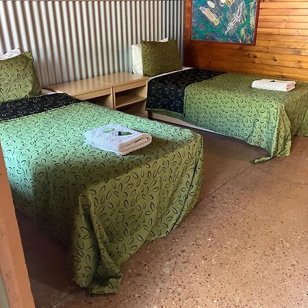 Mataranka Territory Manor Motel & Caravan Park מראה חיצוני תמונה