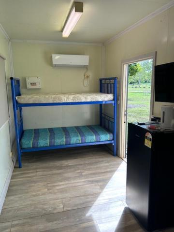 Mataranka Territory Manor Motel & Caravan Park חדר תמונה
