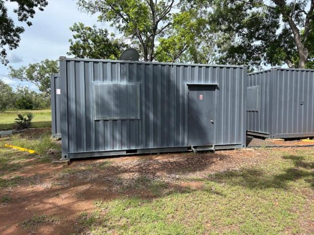 Mataranka Territory Manor Motel & Caravan Park חדר תמונה