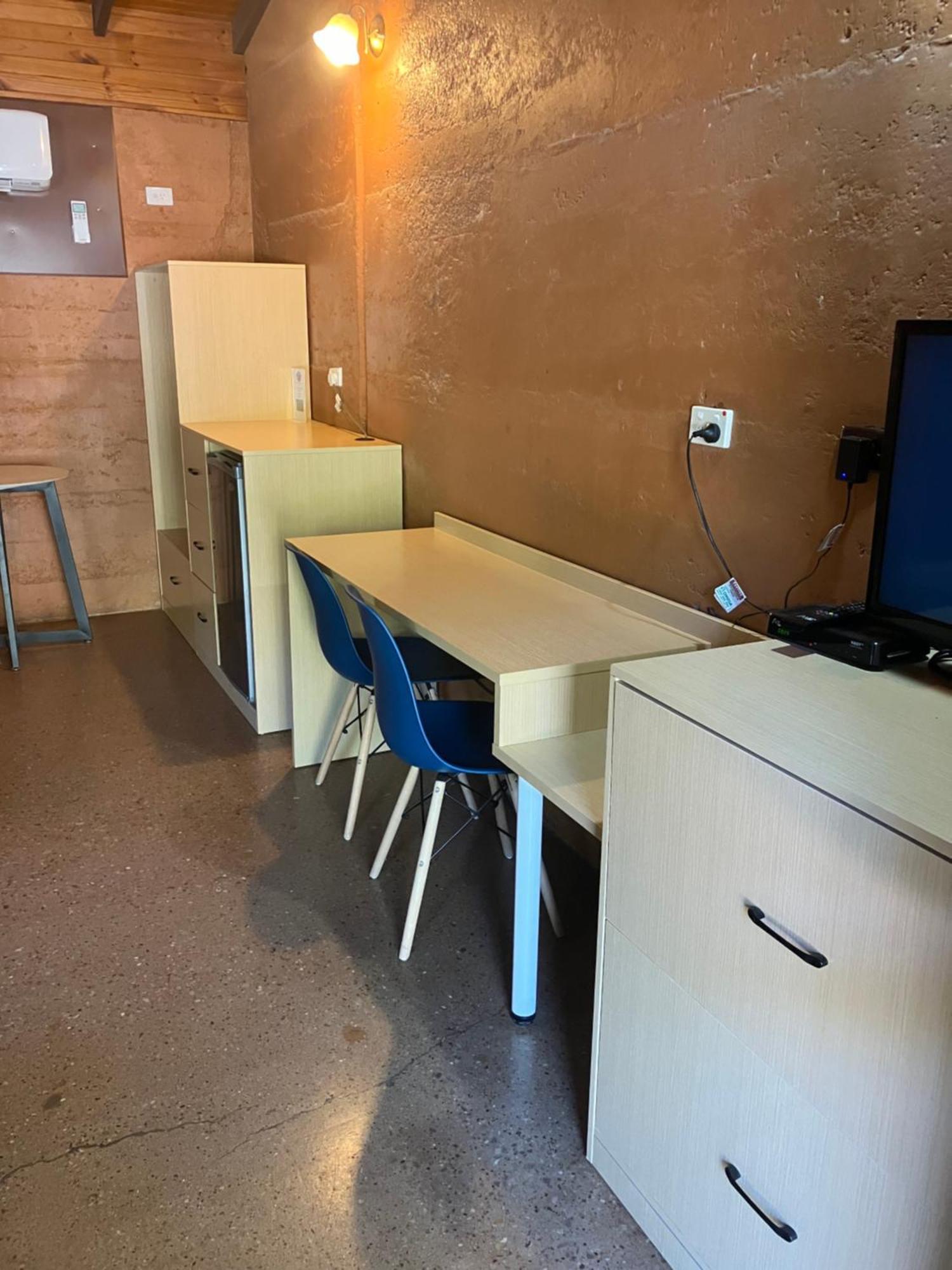 Mataranka Territory Manor Motel & Caravan Park חדר תמונה